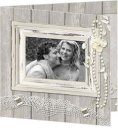 Trouwkaarten met foto - romantische trouwkaart in zandkleur met houten foto, vk
