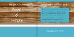 Stoere trouwkaart met hout en label Binnenkant